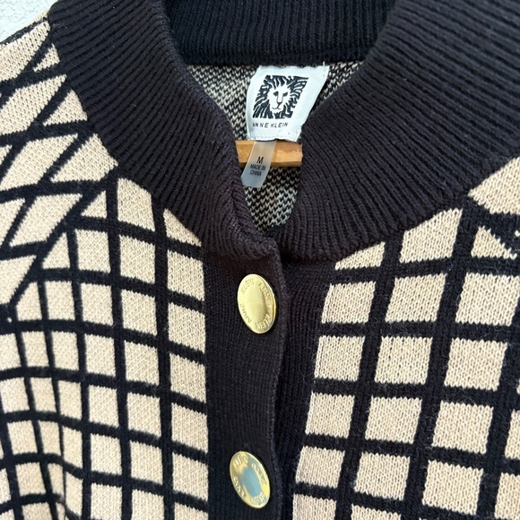 Anne Klein Geometric Knit Shawl Poncho – Gold Button Cape, Size M - Picture 4 of 7